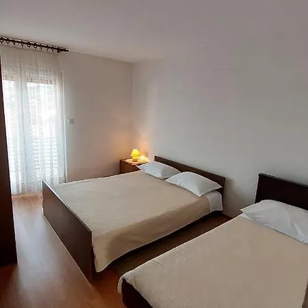 Apartman Mara *